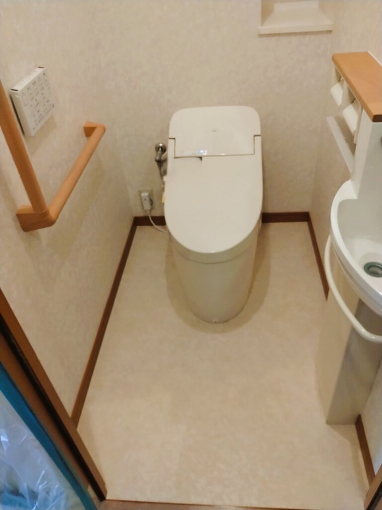 【空間を広く!タンク一体型で見た目も機能も向上】中津市 トイレリフォーム