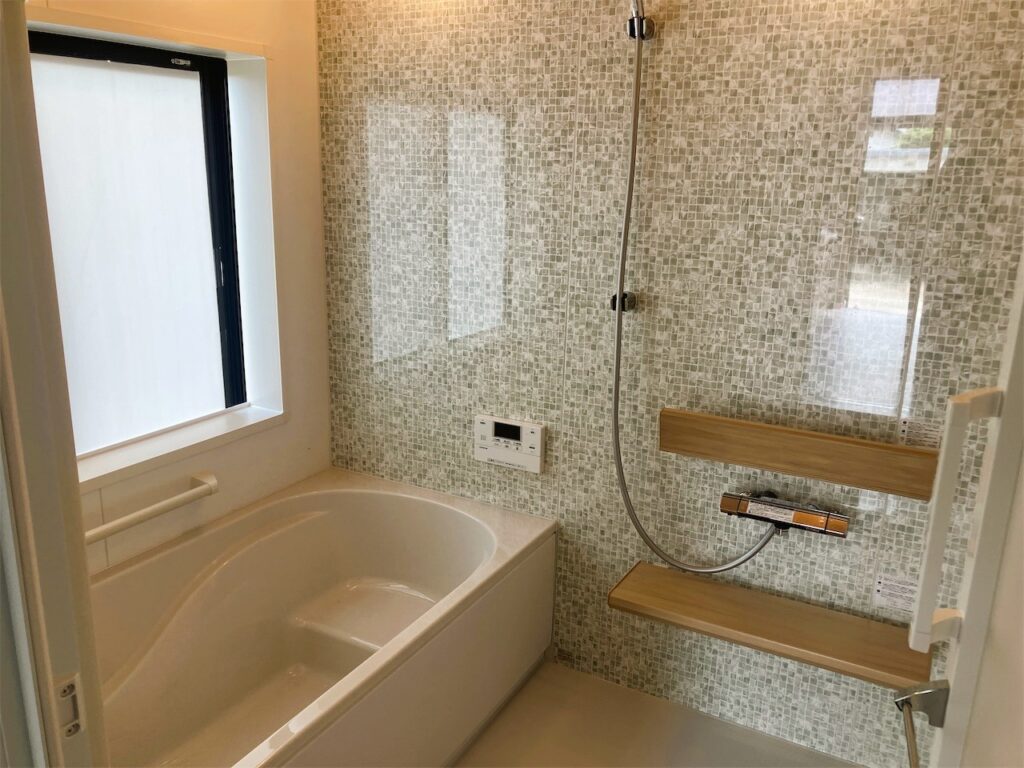 【浴室まるごと保温！タイルと木目でおしゃれに】豊前市　お風呂リフォーム