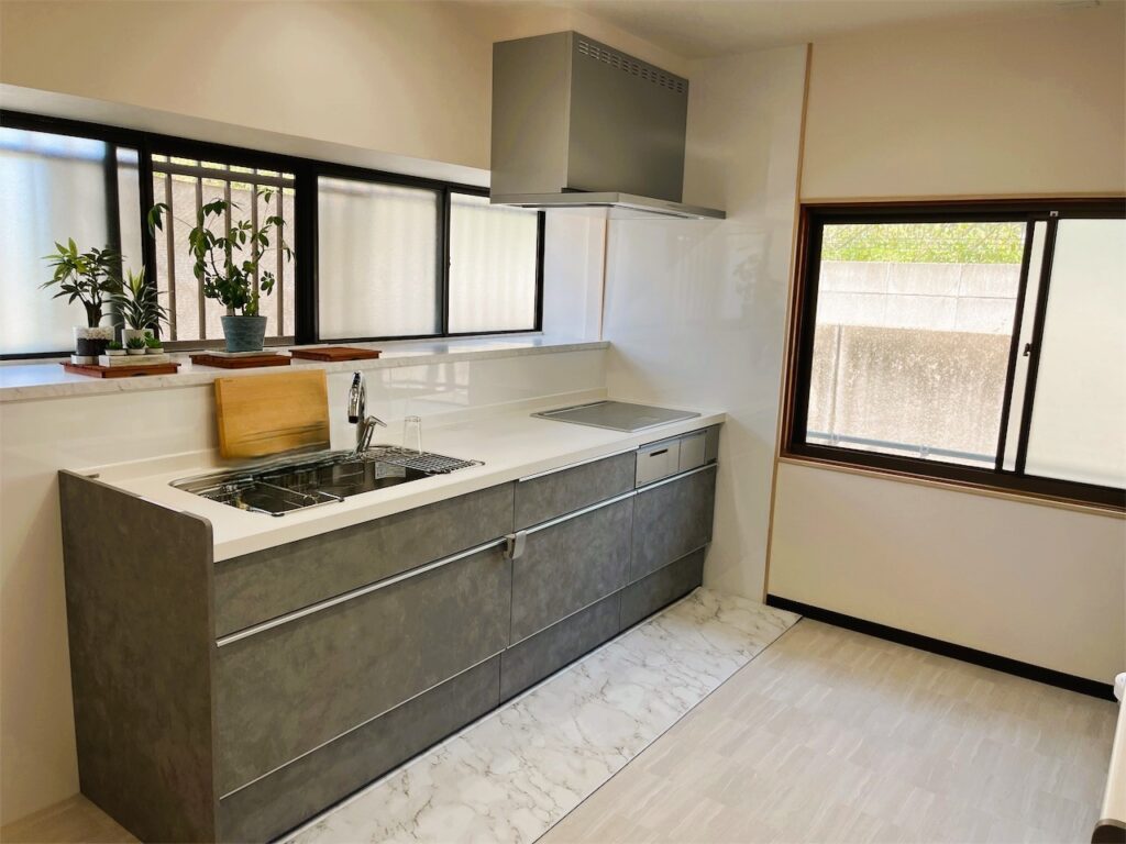 【カップボードも新しく！すっきりなキッチン空間】中津市　キッチンリフォーム